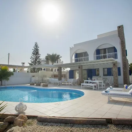 Mimoza Seafront Villa *