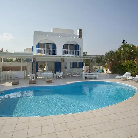 Mimoza Seafront Villa *